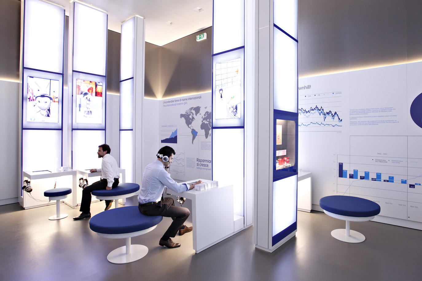 digital_signage_mcube_smart_communication