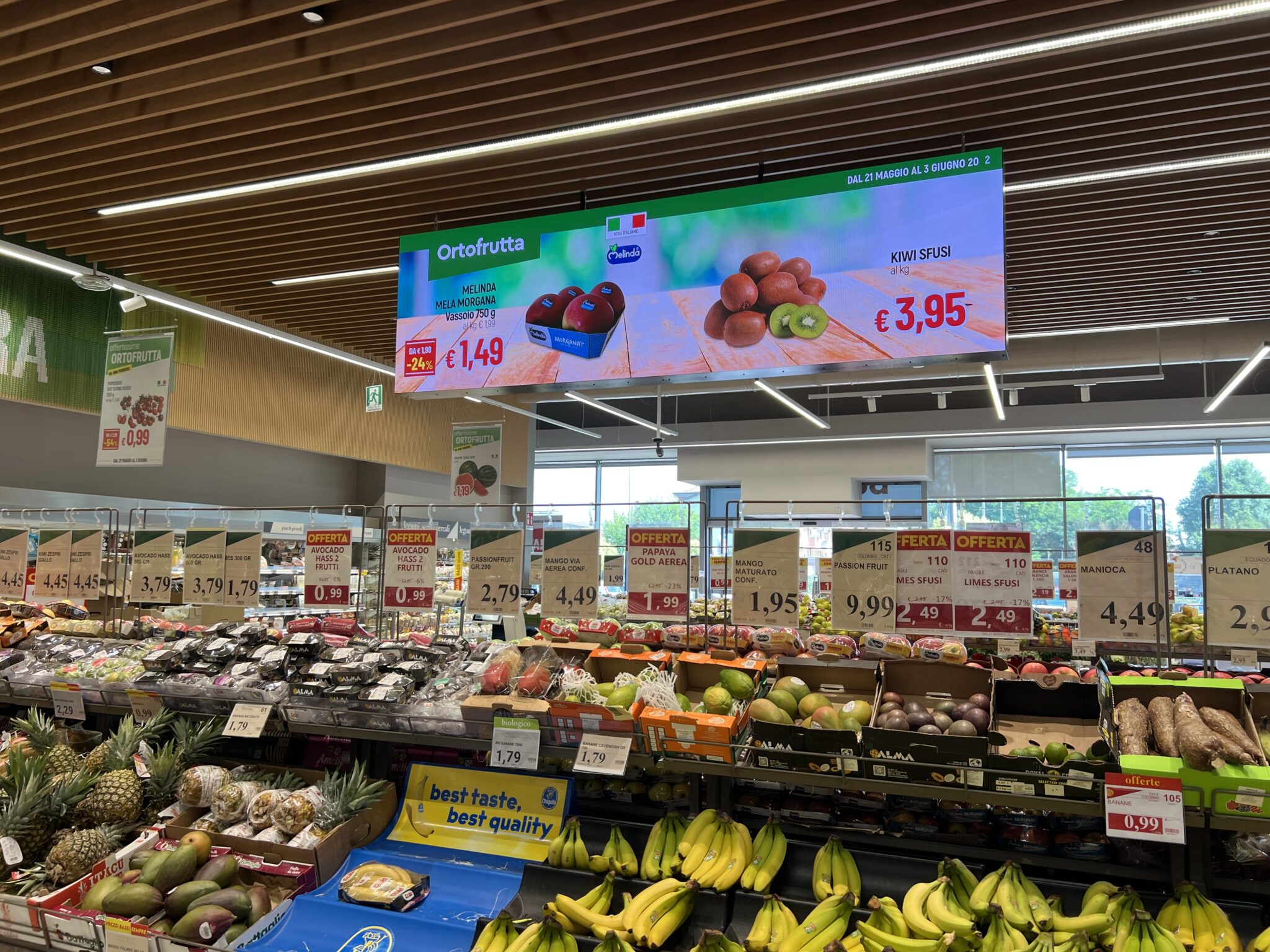 Digital screens forming a retail media network across multiple store locations